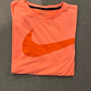 Nike youth extra large T-shirt, mango excellent condition